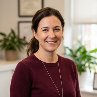 Laura Bennett, med titlen Head of Platform Standards hos Stærk Vækstelse, afbildet i et profilbillede